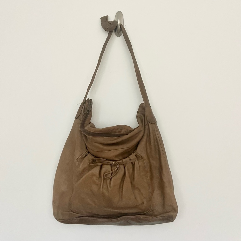 Vintage Pioneer Brand Caramel Brown Leather Shoulder Bag Hobo Purse Ruffled Pock
